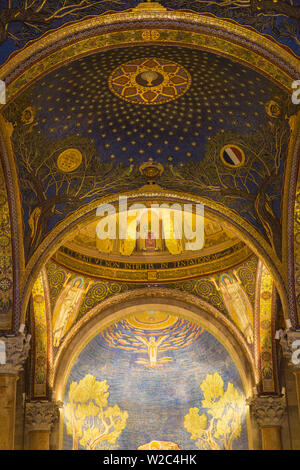 Israel, Jerusalem, Ölberg, Kirche aller Nationen, auch die Kirche oder die Basilika der Agonie, Mosaiken, die biblischen Ereignisse im Garten Getsemani bekannt Stockfoto