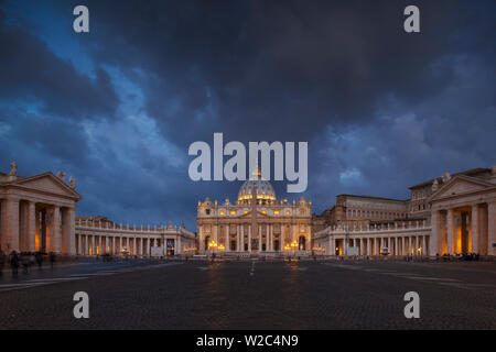 Italien, Latium, Rom, Petersplatz, Petersdom Stockfoto