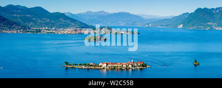 Erhöhte Blick über die idyllische Isola dei Pescatori (Fischer- Inseln), die Borromäischen Inseln, Lago Maggiore, Piemont, Italien Stockfoto