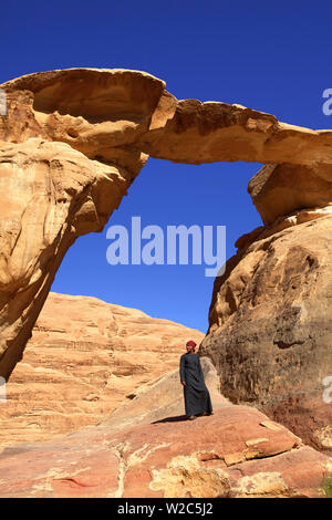 Jebel Umm Fruth Steinbrücke, Wadi Rum, Jordanien, Naher Osten Stockfoto