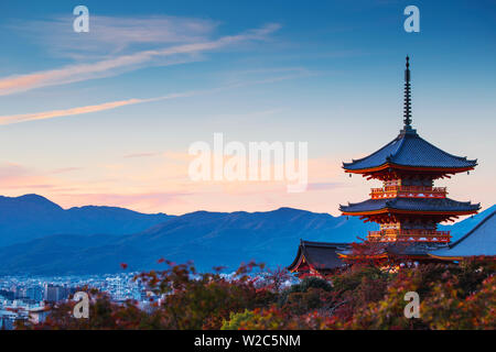 Japan, Kyoto, Kyoto, Kiyomizu-dera Tempel, Dreistöckigen Pagode Stockfoto