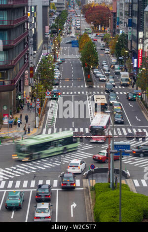 Japan, Kyoto, Straße gegenüber dem Bahnhof von Kyoto Stockfoto