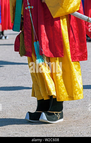 Den Wachwechsel Zeremonie, Gyeongbokgung, Palast der Strahlenden Glück, Seoul, Südkorea Stockfoto