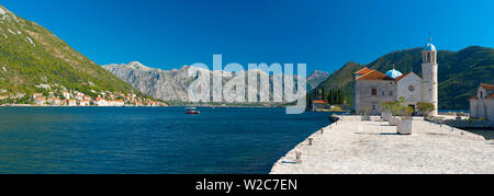 Montenegro, Bucht von Kotor, Perast, Unserer Lieben Frau von den Felsen der Insel, Kirche Unserer Lieben Frau von den Felsen Stockfoto