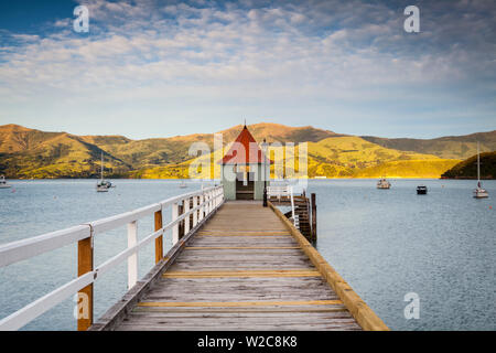 Historische Wharf, Akaroa, Banken Peninsular, Südinsel, Neuseeland Stockfoto