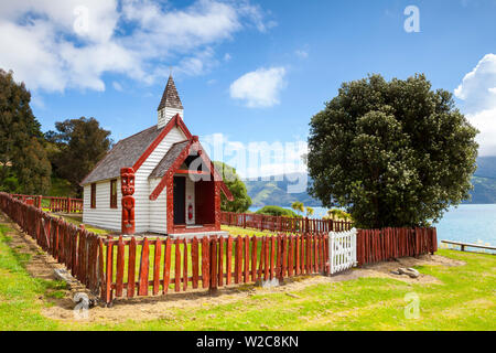 Die wunderschöne kleine Kirche Onuku, Akaroa, Banken Peninsular, Canterbury, Südinsel, Neuseeland Stockfoto