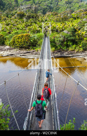 Familie wandern den Heaphy Track Karamea, West Coast, South Island, Neuseeland Stockfoto