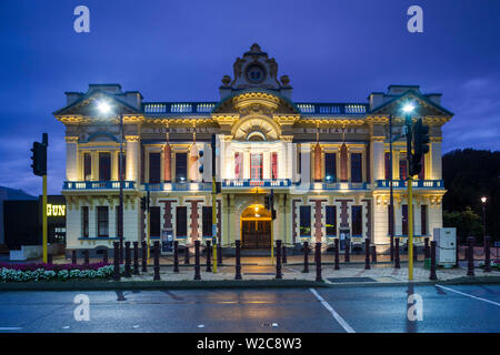 Neuseeland, Südinsel, Southland, Invercargill, Rathaus und Theater, Dämmerung Stockfoto