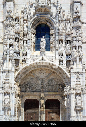 Hieronymus-Kloster (Hieronymus-Kloster), Südportal der Kirche von Santa Maria, Lissabon, Portugal Stockfoto