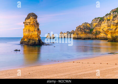 Portugal, Algarve, Lagos, Dona Ana Strand (Praia Dona Ana) Stockfoto