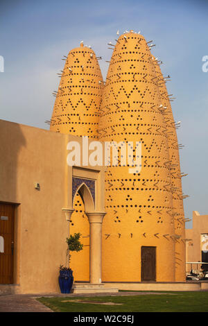 Katar, Doha, Katara Cultural Village, Taubenturm Stockfoto