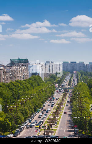 Rumänien, Bukarest, Palast des Parlaments, der weltweit zweitgrößte Gebäude, Blick auf den Unirii Boulevard Stockfoto