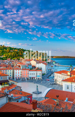 Slowenien, Primorska, Piran, Altstadt, Tartinijev Trg (Tartini-platz) Stockfoto