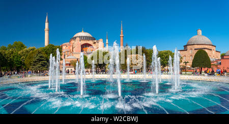 Türkei, Istanbul, Sultanahmet, Hagia Sophia (Ayasofya), Griechisch-orthodoxen Basilika, Imperial Moschee, und jetzt ein Museum Stockfoto