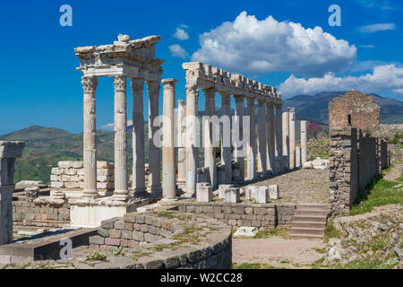 Tempel des Trajan, Pergamon, Bergama, Provinz Izmir, Türkei Stockfoto