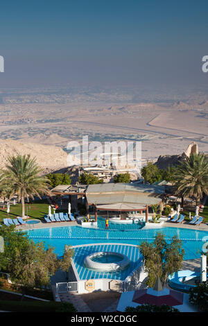 Emirate, Al Ain, Jabel Hafeet, Al Ain's Mountain, 1240 Meter hoch, morgen Blick vom Hotel Schwimmbad Stockfoto