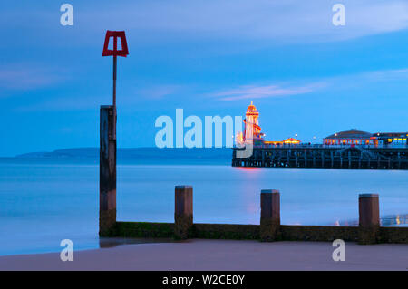 Großbritannien, England, Dorset, Bournemouth, East Cliff Beach, Main Pier Stockfoto