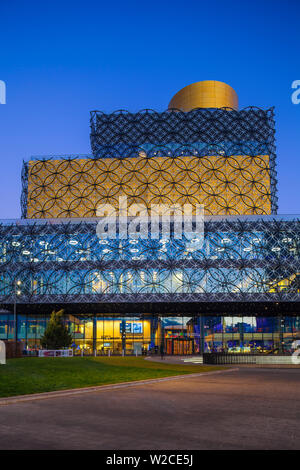 Großbritannien, England, West Midlands, Birmingham, Broad Street, Centenary Square, die Bibliothek von Birmingham, - eine der größten öffentlichen Bibliotheken in der Welt Stockfoto