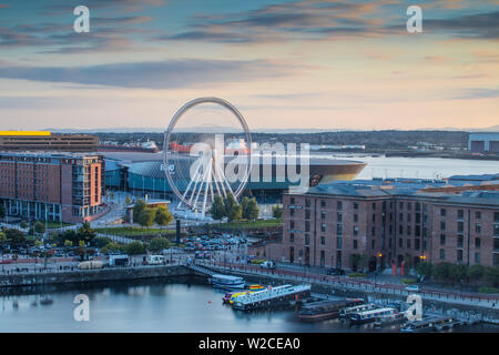 Vereinigtes Königreich, England, Merseyside, Liverpool, Blick auf den Albert Docks und das Rad von Liverpool, Stockfoto