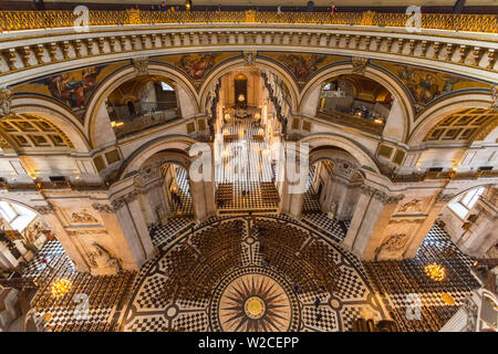 Innenansicht der St. Pauls Kathedrale von der Whispering Gallery, St Pauls, London Stockfoto