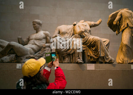 England, London, Bloomsbury, das British Museum, die Parthenon-Skulpturen auch bekannt als The Elgin Marbles Stockfoto