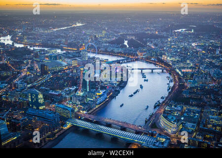 Luftaufnahme der South Bank, Themse und die lodon Auge, London, England Stockfoto