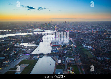 Luftaufnahme über London Excel und Royal Victoria Dock, London, England Stockfoto