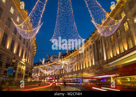 Weihnachten Dekorationen auf Regents Street, London, England Stockfoto