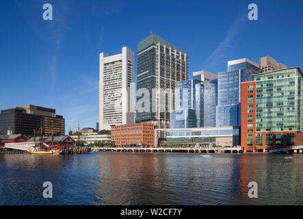 USA, Massachusetts, Boston, Skyline von Fort Point Channel Stockfoto