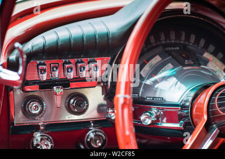 USA, Massachusetts, Beverly Farms, antike Autos, 1960er Jahre Chrysler 300, Innenraum Stockfoto