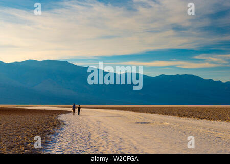 USA, Kalifornien, Death Valley National Park, Badwater Basin, niedrigster Punkt in Nordamerika Stockfoto