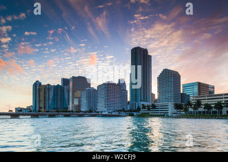 USA, Florida, Miami, Skyline der Stadt vom Brickell Key Stockfoto