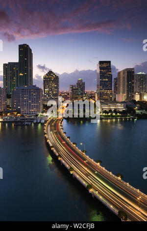 USA, Florida, Miami, erhöhten die Skyline der Stadt von Brickell Key Stockfoto