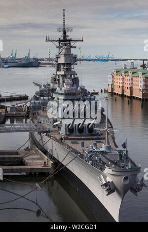 USA, Virginia, Norfolk, WW2-Ära Schlachtschiff USS Wisconsin, erhöht, Ansicht Stockfoto