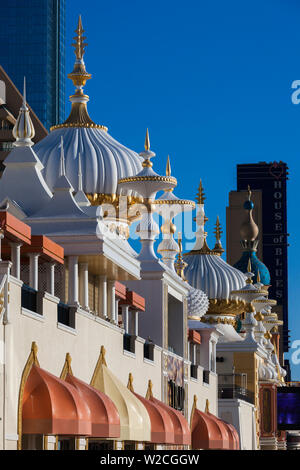 USA, New Jersey, Atlantic City, Promenade und Trump Taj Mahal Hotel und Casino, morgen Stockfoto