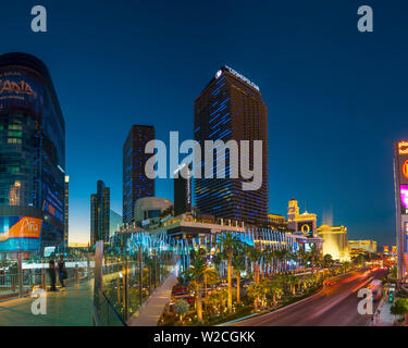 USA, Nevada, Las Vegas, vom Strip, das kosmopolitische Stadtzentrum auf der rechten und auf der linken Seite Stockfoto