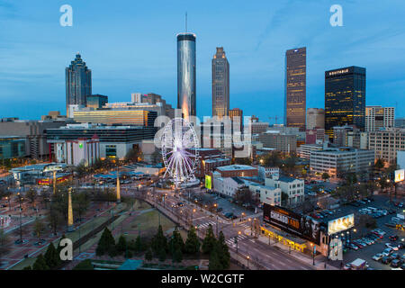 Skyline der Stadt, erhöhten Blick über Downtown und der Centennial Olympic Park in Atlanta, Georgia, Vereinigte Staaten von Amerika Stockfoto