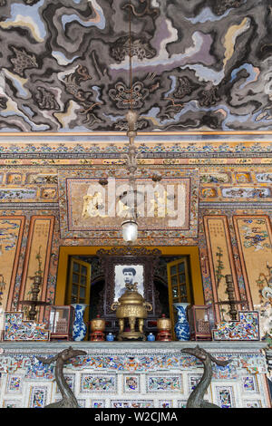 Vietnam, Hue, Grab von Kaiser Khai Dinh, letzter Kaiser von Vietnam, erbaut 1916-1925, Innenraum Stockfoto