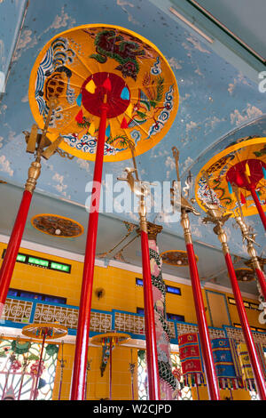 Vietnam, Tay Ninh, Cao Dai Heiligen Stuhl, Innere des Cao Dai große Tempel Stockfoto