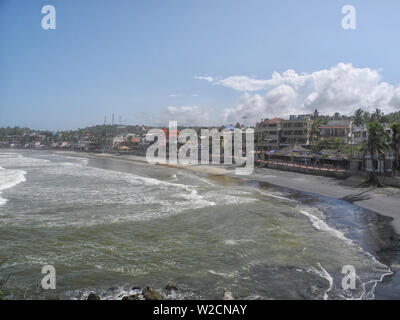 Kovalam Bucht im Arabischen Meer, Indischer Ozean, Kerala, Trivandrum Bezirk Stockfoto