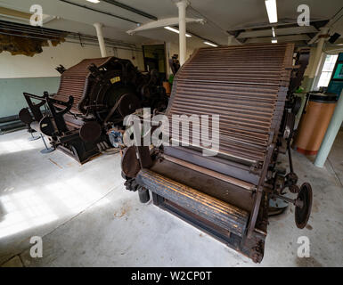 Alte Baumwolle kardiert Maschinen im Inneren erhalten Stanley Mills ehemalige Cotton Mills Werk in Stanley, Perthshire, Schottland, Großbritannien Stockfoto