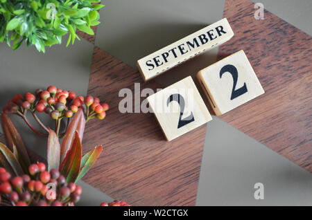 Datum der Monat September. Diamond Holz Tisch für den Hintergrund. Stockfoto