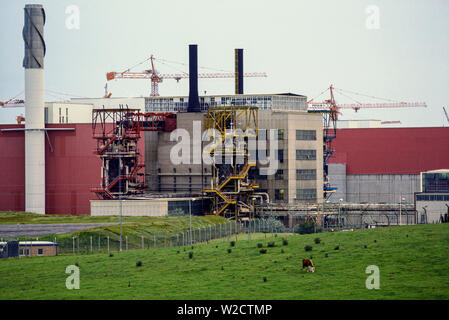 Sellafield, England, UK. Juli 1986. Der Wiederaufbereitungsanlage. Foto: © Simon Grosset. Archiv: Bild von einem ursprünglichen Transparenz digitalisiert. Stockfoto