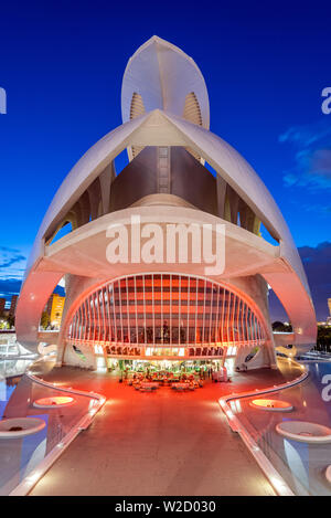 Palau de les Arts Reina Sofia Opera House, der Stadt der Künste und Wissenschaften oder Ciudad de las Artes y las Ciencias, Valencia, Comunidad Valenciana, Spanien Stockfoto