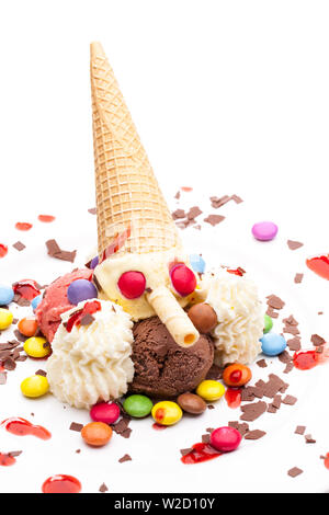 Eisbecher: garniert Kinder Eisbecher Stockfoto