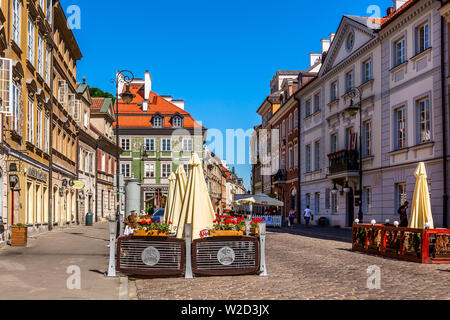 Warschau, Polen - 24 Juni, 2019: Bunte Häuser street view in der Altstadt der polnischen Hauptstadt Stockfoto