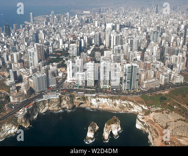 Beirut, Luftaufnahme über Pigeon Rocks Stockfoto