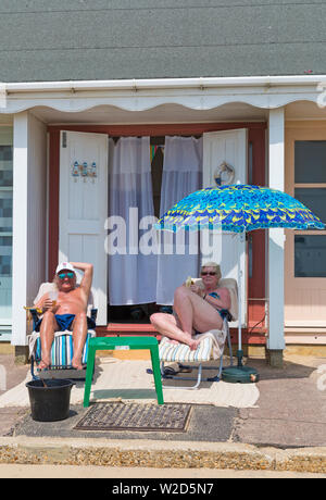 Bournemouth, Dorset UK. 8. Juli 2019. UK Wetter: heiß und sonnig in Bournemouth Strände als sunseekers Kopf an der Küste die herrlichen Wetter zu machen. Credit: Carolyn Jenkins/Alamy leben Nachrichten Stockfoto