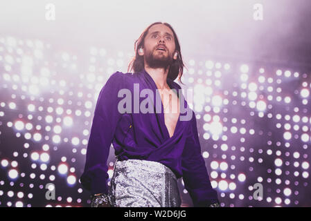 Jared Leto, Sänger und Gründer des amerikanischen Pop/Rock Band 30 Sekunden zum Mars live auf der Bühne des Collisioni Festival 2019. Stockfoto