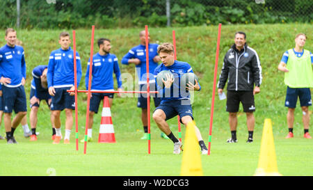 Marco Thiede (KSC) an Hindsernislauf. GES/fussball/2. Bundesliga: Trainingslager des Karlsruher Sport Club in Waidring, 08.07.2019 Fußball: 2. Liga: Trainingslager Karlsruher SC, Waidring, Österreich, Juli 8, 2019 | Verwendung weltweit Stockfoto